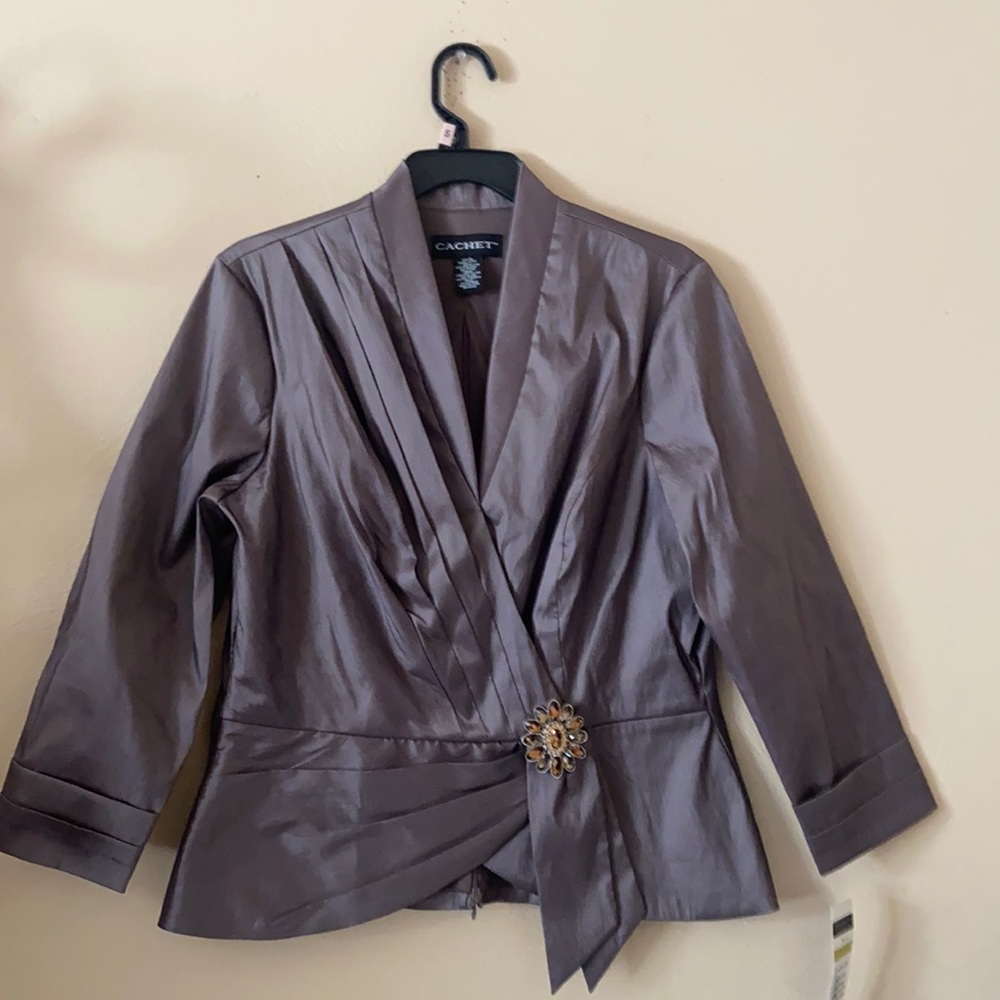 Cachet top